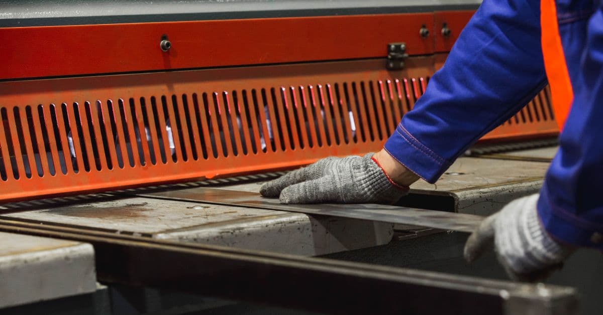 Understanding Hydraulic Shears and Their Role in Sheet Metal Cutting
